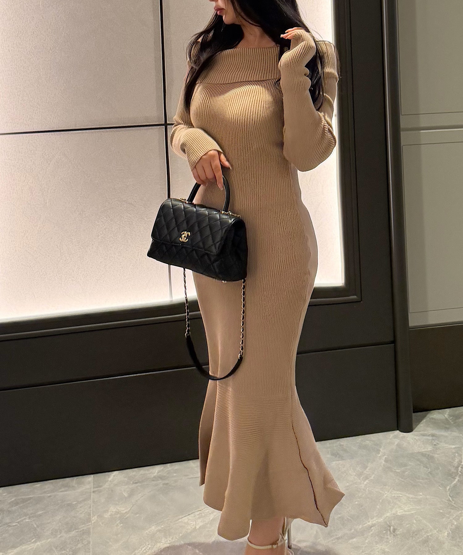 マーメイドラインニットワンピース（美曲線を描く大人の余裕）