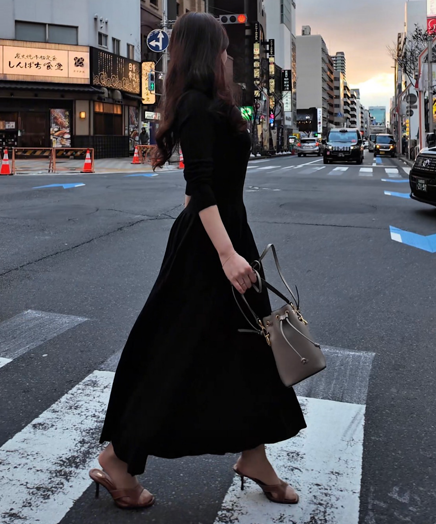 【一部ご予約商品】ウエストシェイプリブニットワンピース