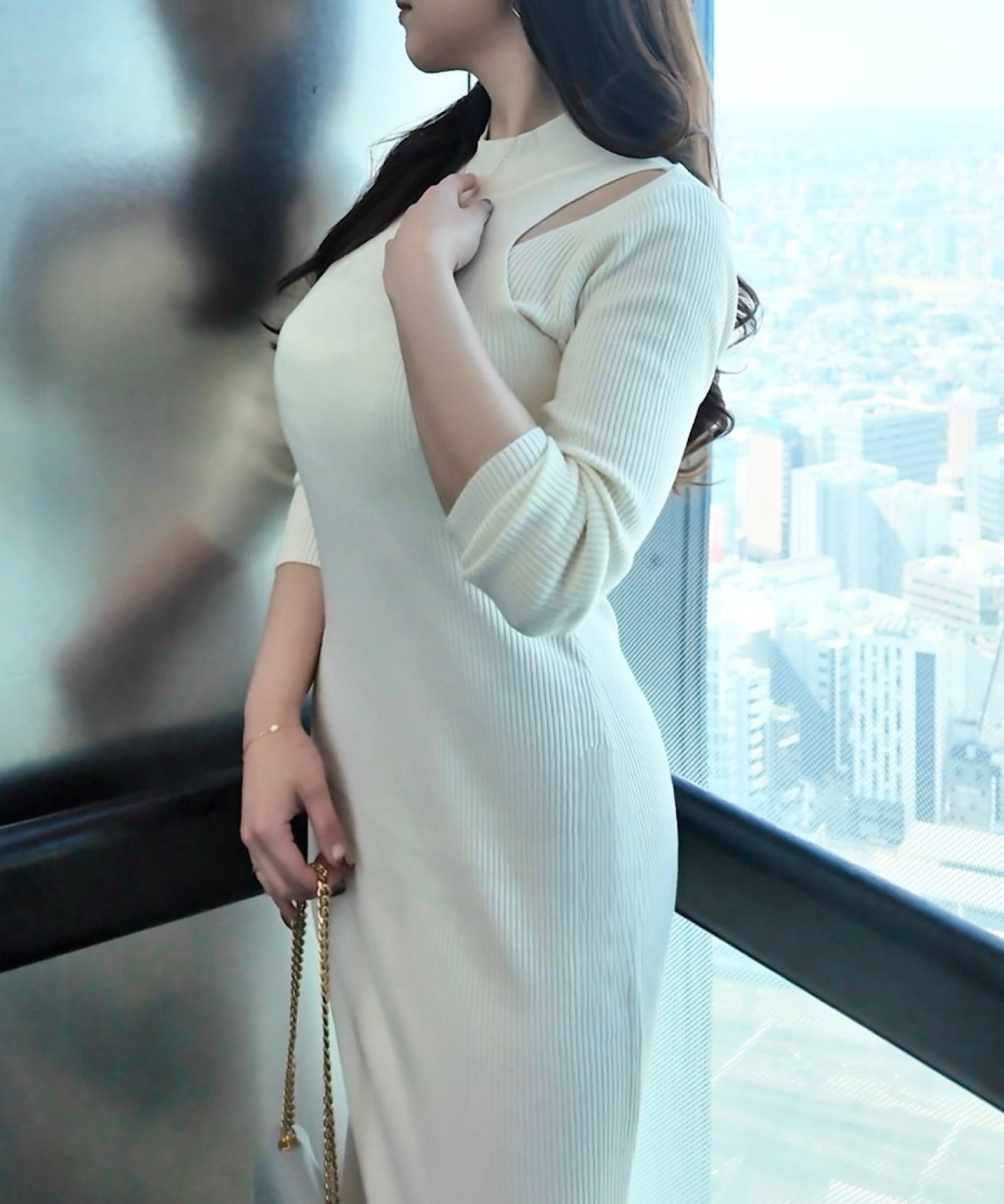 ショルダースリットニットワンピース