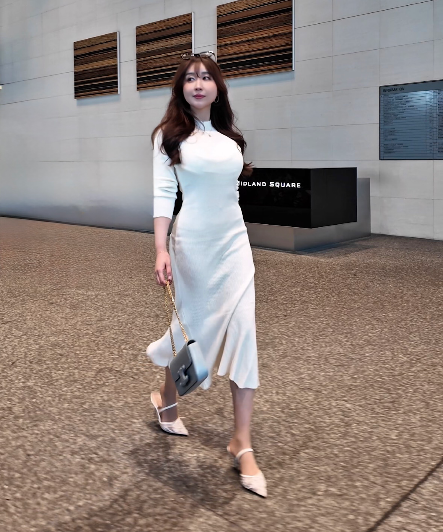 ショルダースリットニットワンピース