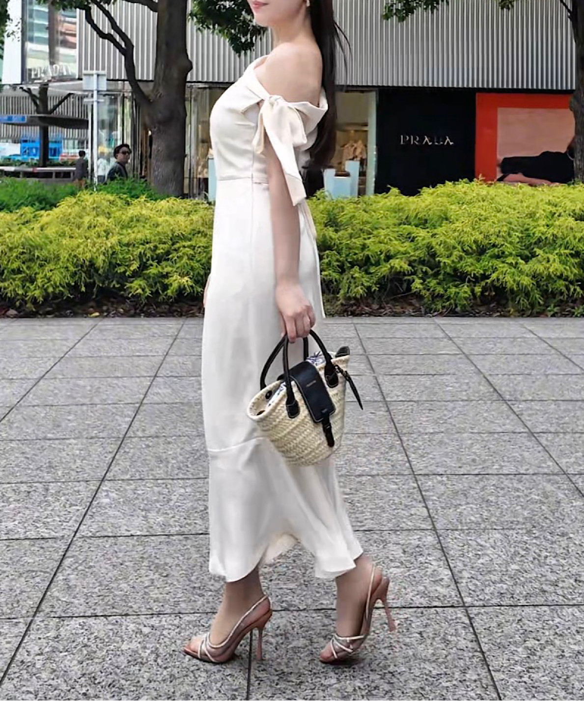アシンメトリーデザインドレス