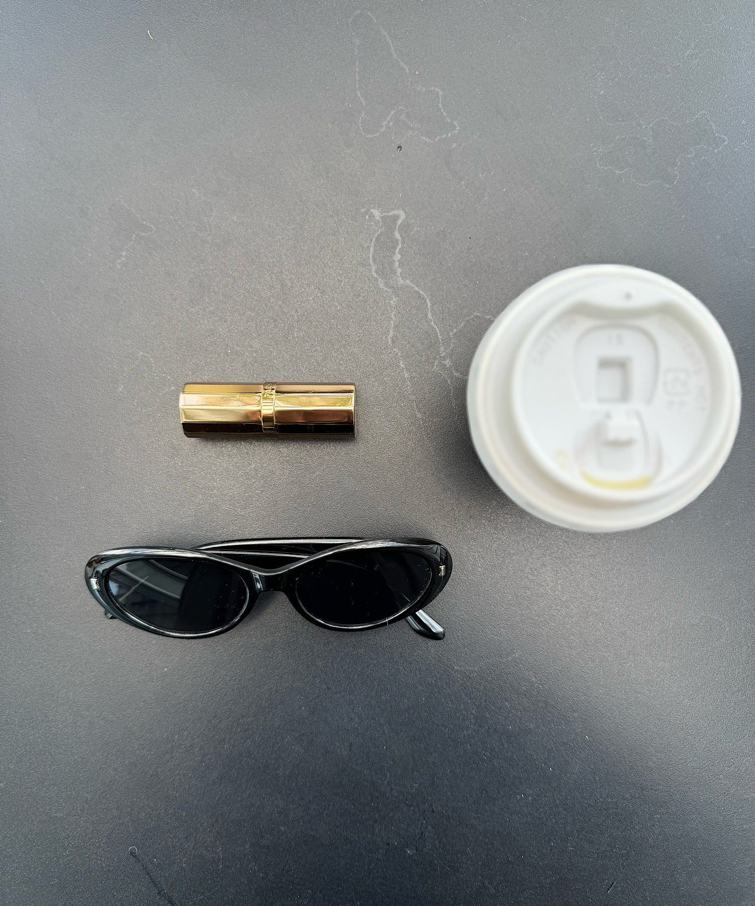 モードオーバル サングラス（UV400）