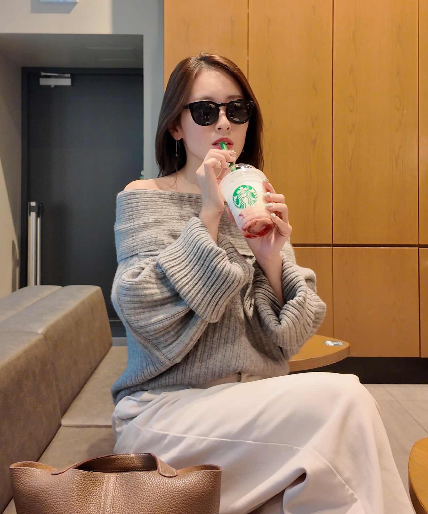 オフショルオーバートップス＆パンツセット