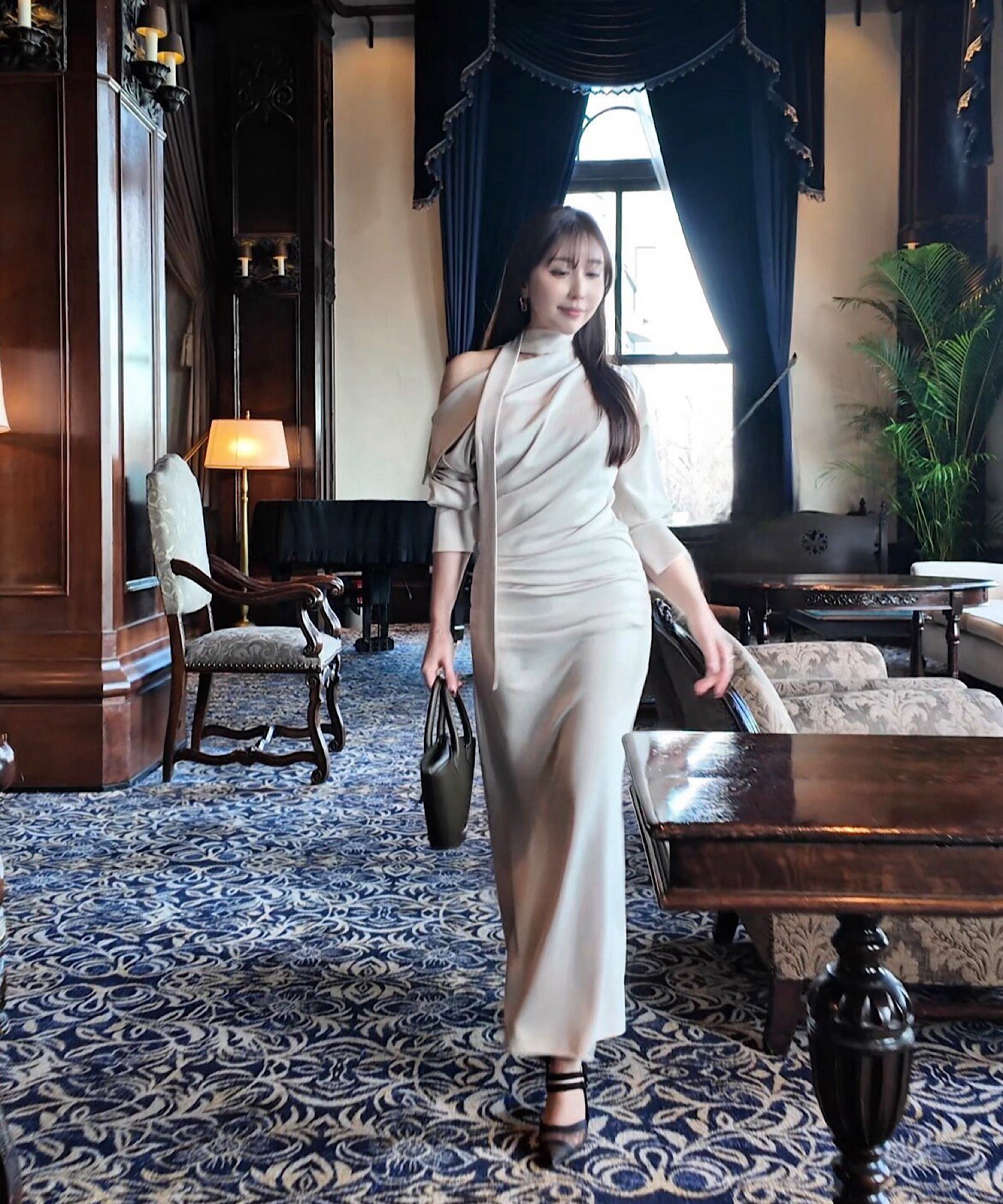 スカーフドレープワンピース/ Scarf Drape Dress – Graceful Off-Shoulder Silhouette