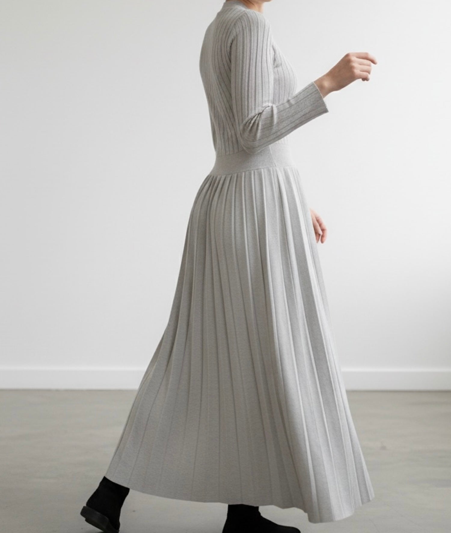 ウエストシェイプリブニットワンピース | THEODORIC.dy公式通販 | セオ