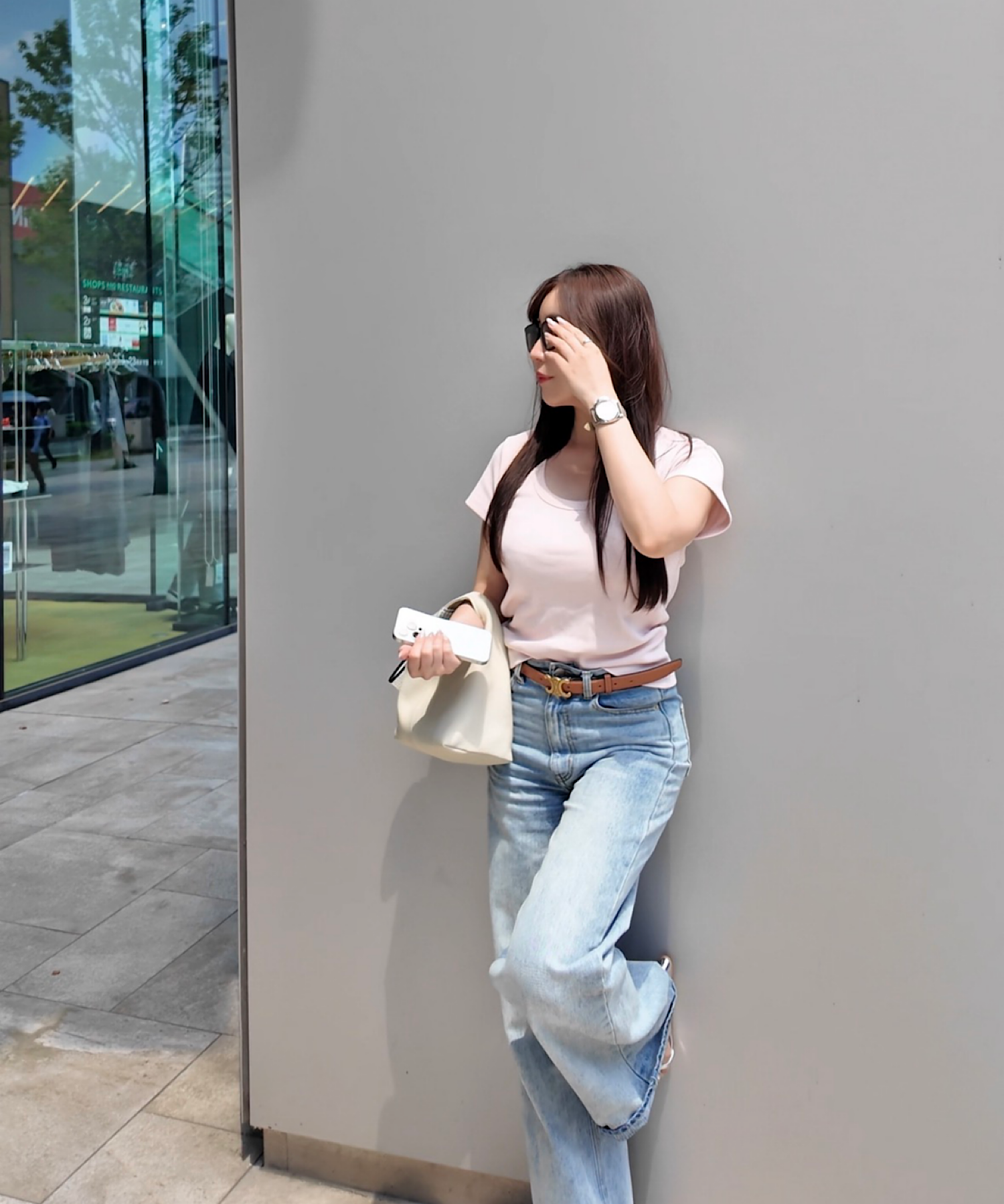 ラウンドネック フィットTシャツ ― さりげなく整う、美シルエット ―