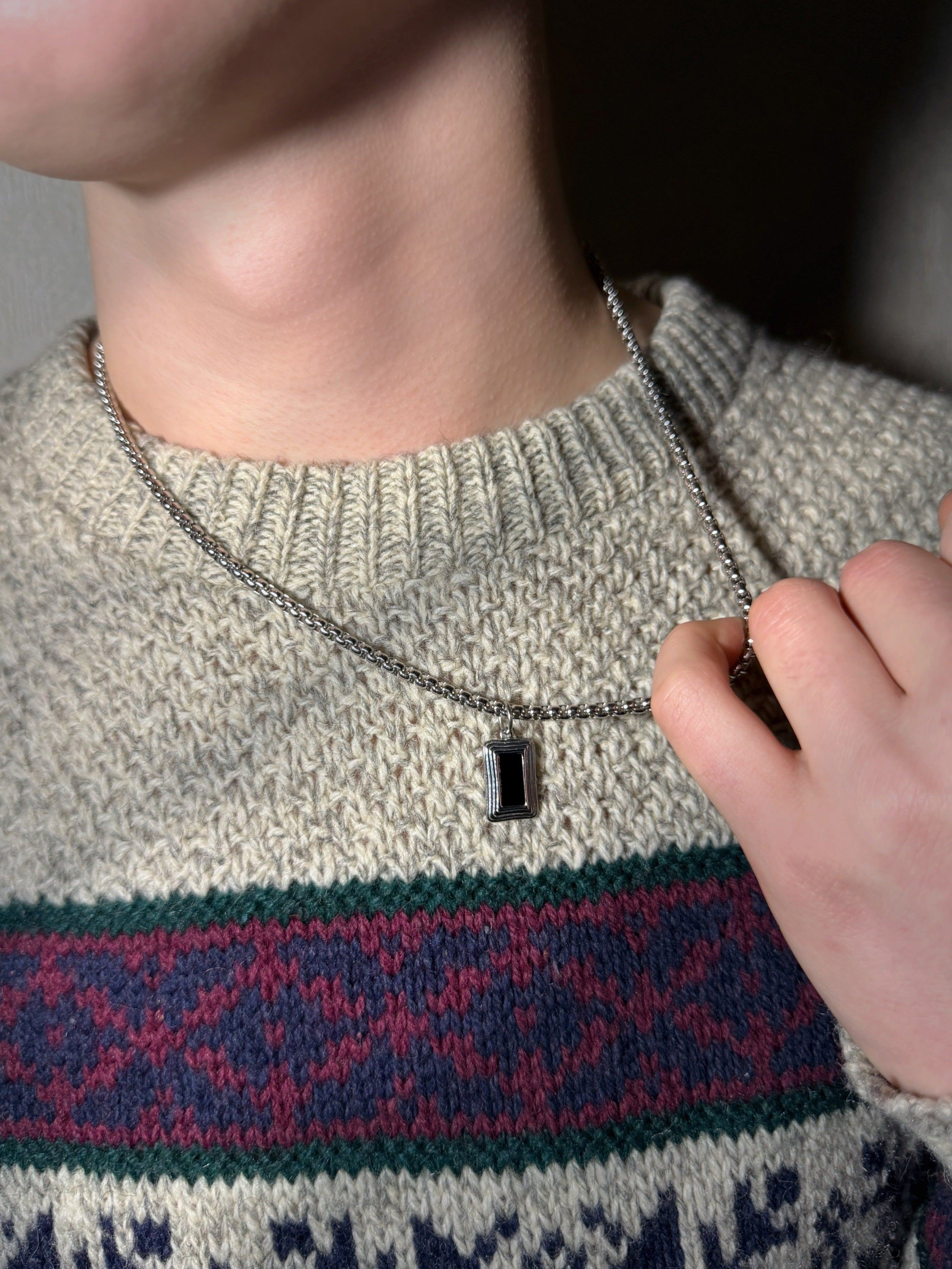 ブラックミニプレート 316Lサージカルネックレス– THEO accessory collection –