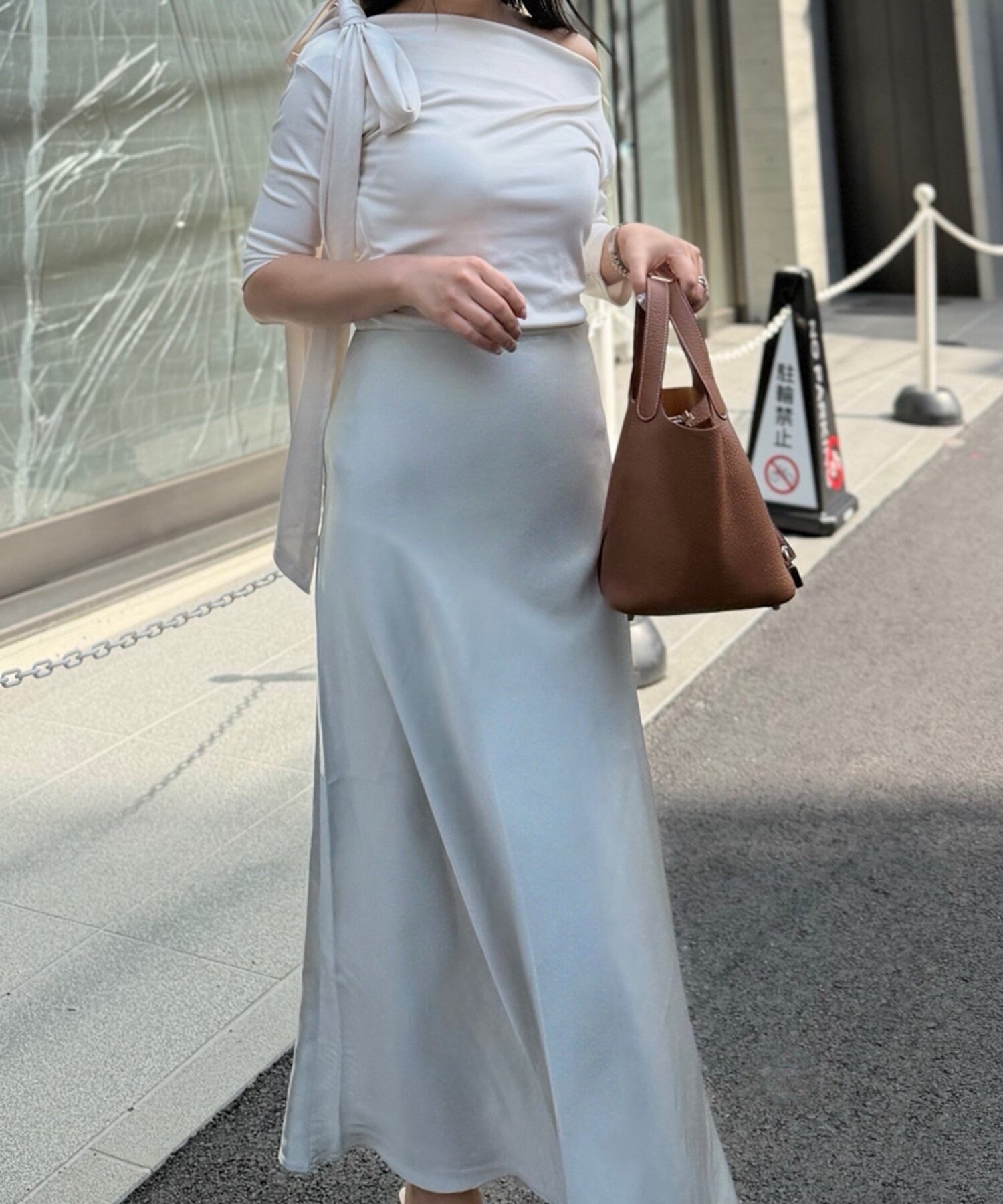 【一部カラーサイズご予約商品】ミニマルサテンドレープ スカート