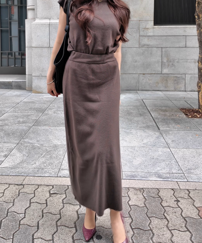 BROWN / F