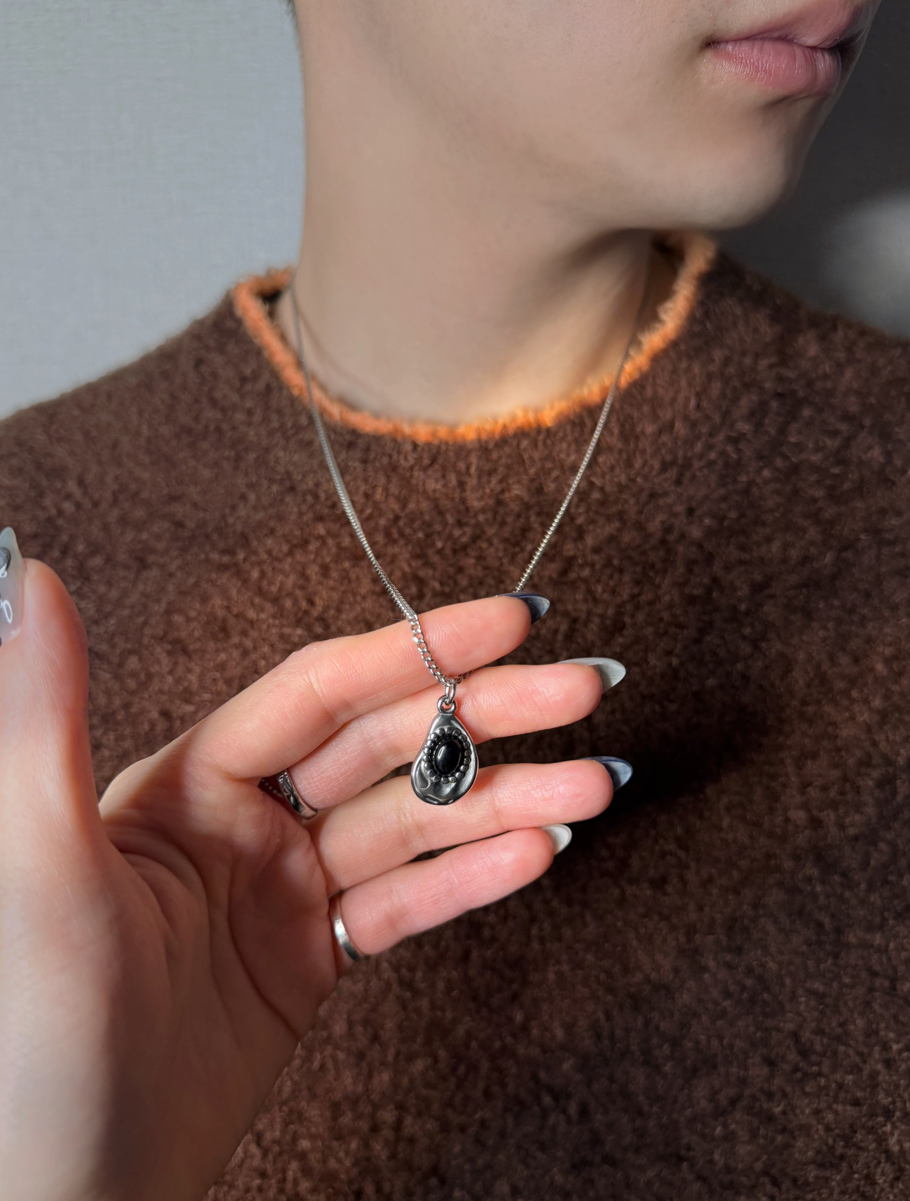 ブラックドロップ  316Lサージカルネックレス– THEO accessory collection –