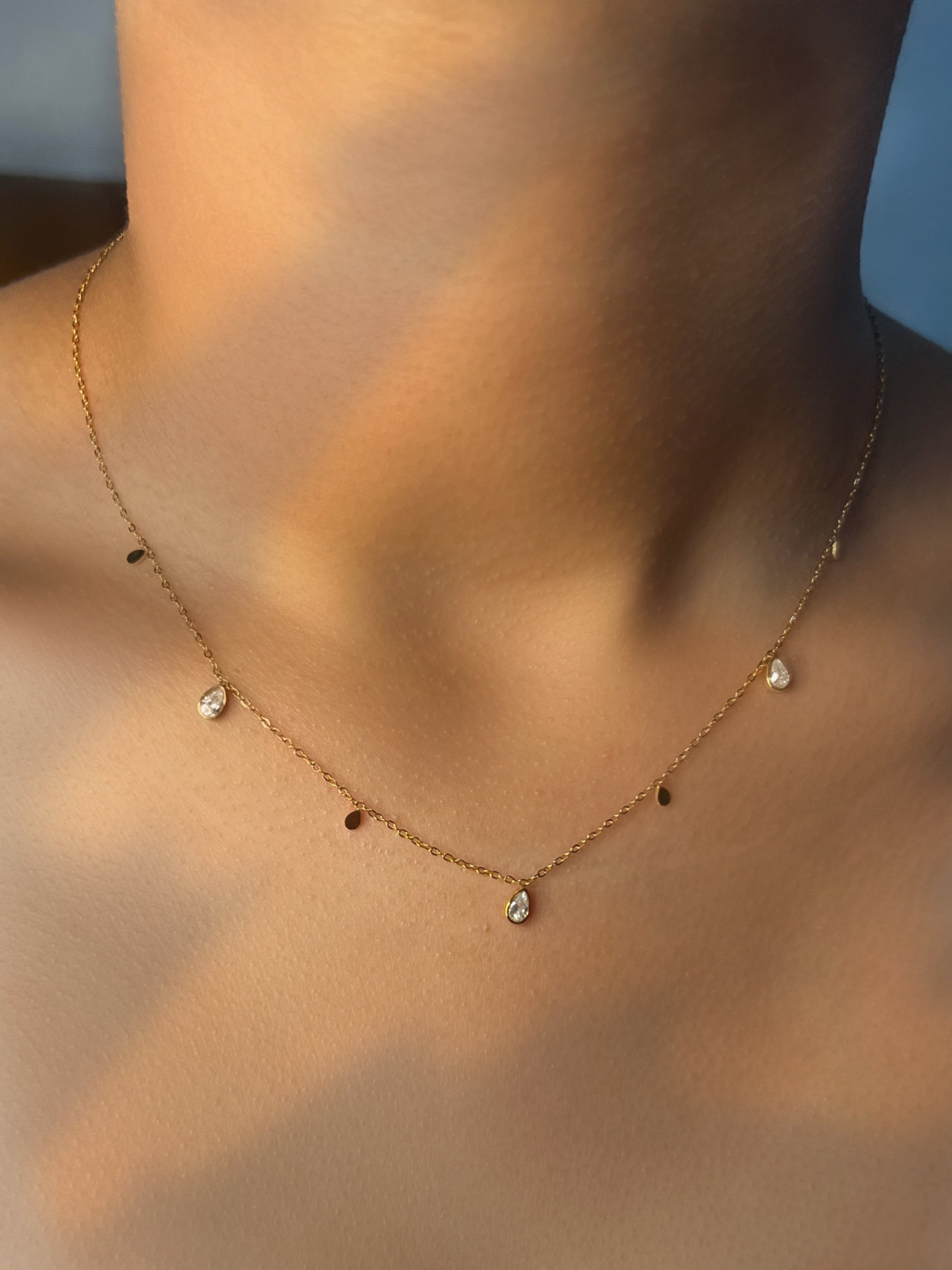 ティアドロップキュービックジルコニアネックレス