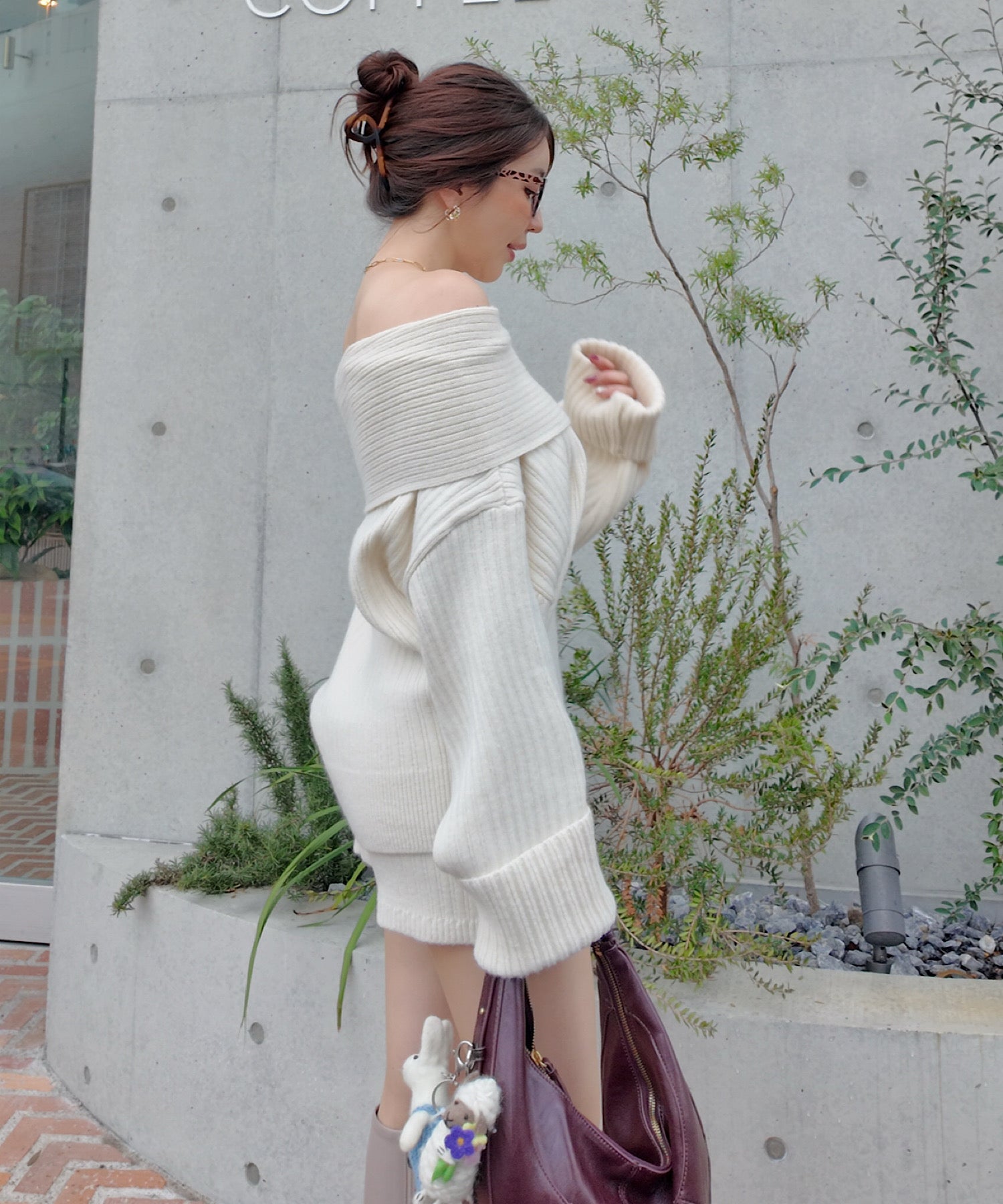 オフショルダートップス＆パンツセット | THEODORIC.dy公式通販 | セオ