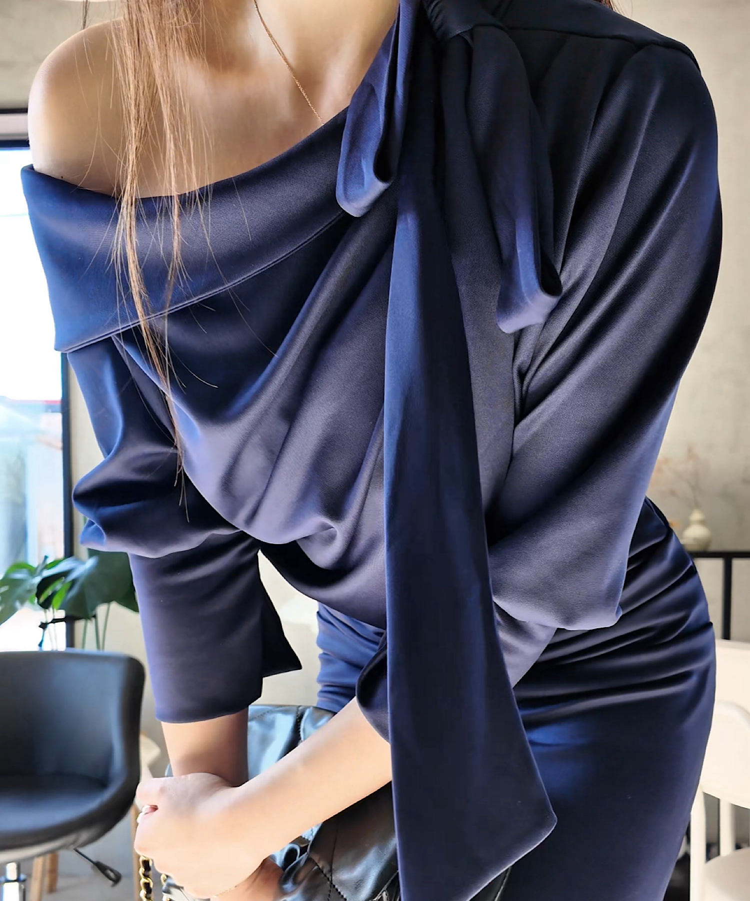 スカーフドレープワンピース/ Scarf Drape Dress – Graceful Off-Shoulder Silhouette