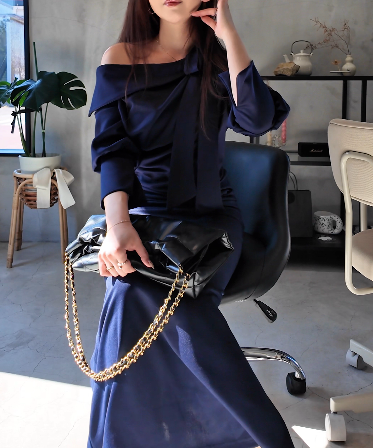 スカーフドレープワンピース/ Scarf Drape Dress – Graceful Off-Shoulder Silhouette