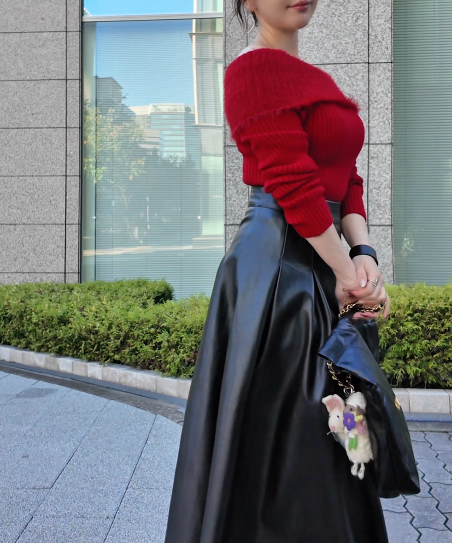 ワイドファーオフショルダートップス / Wide Fur Off-Shoulder Tops