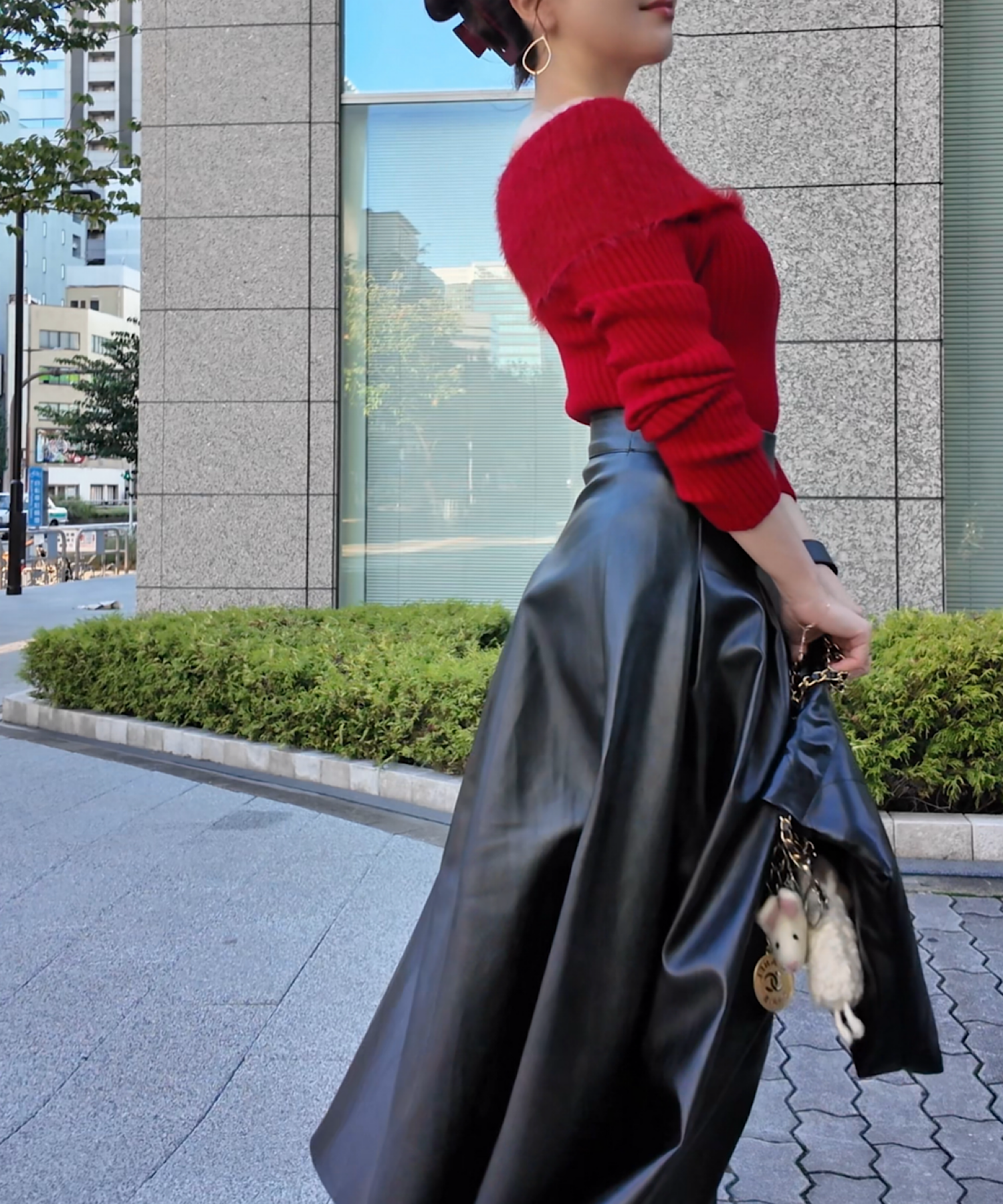 ワイドファーオフショルダートップス / Wide Fur Off-Shoulder Tops