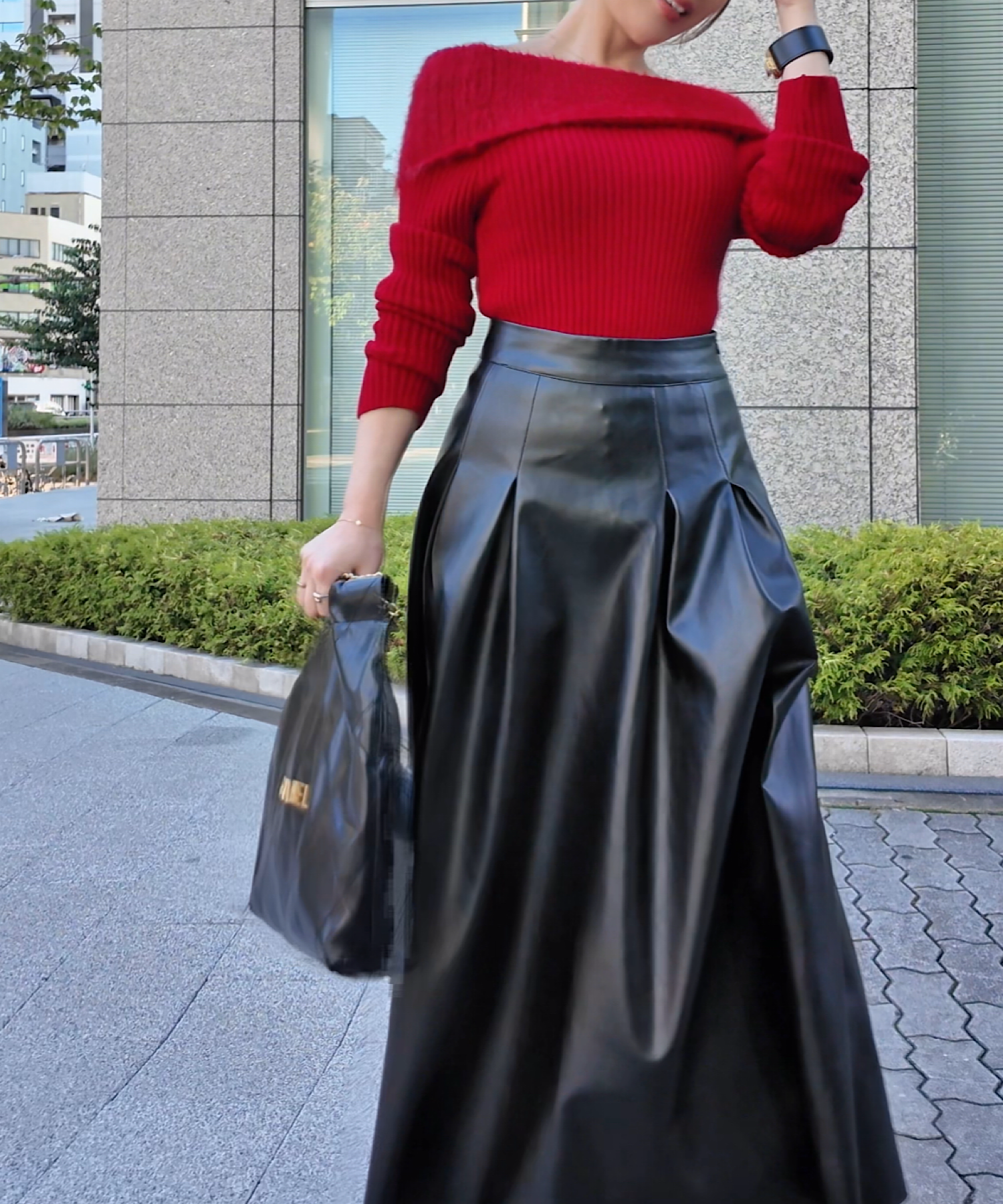 ワイドファーオフショルダートップス / Wide Fur Off-Shoulder Tops
