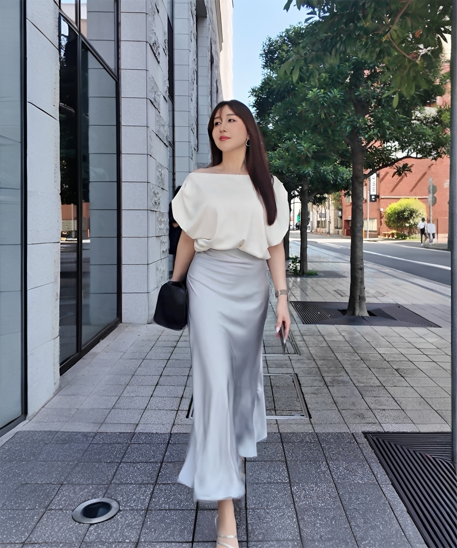 バルーンドレープトップス（着るだけで完成する立体デザイン）