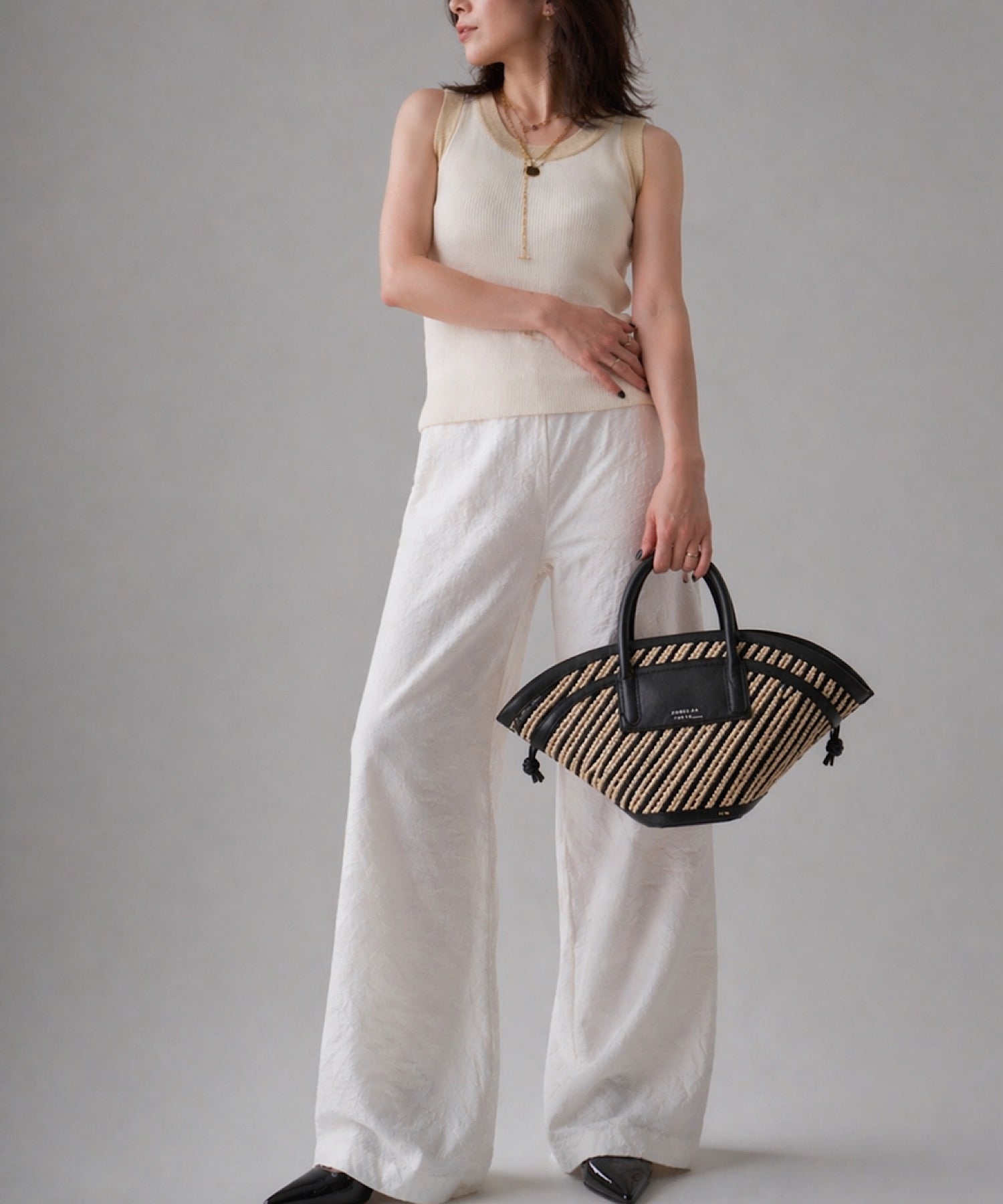 アームバイカラータンク（配色ディテールで大人映え）／Arm Bicolor Knit Tank