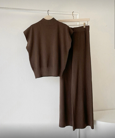 BROWN / F