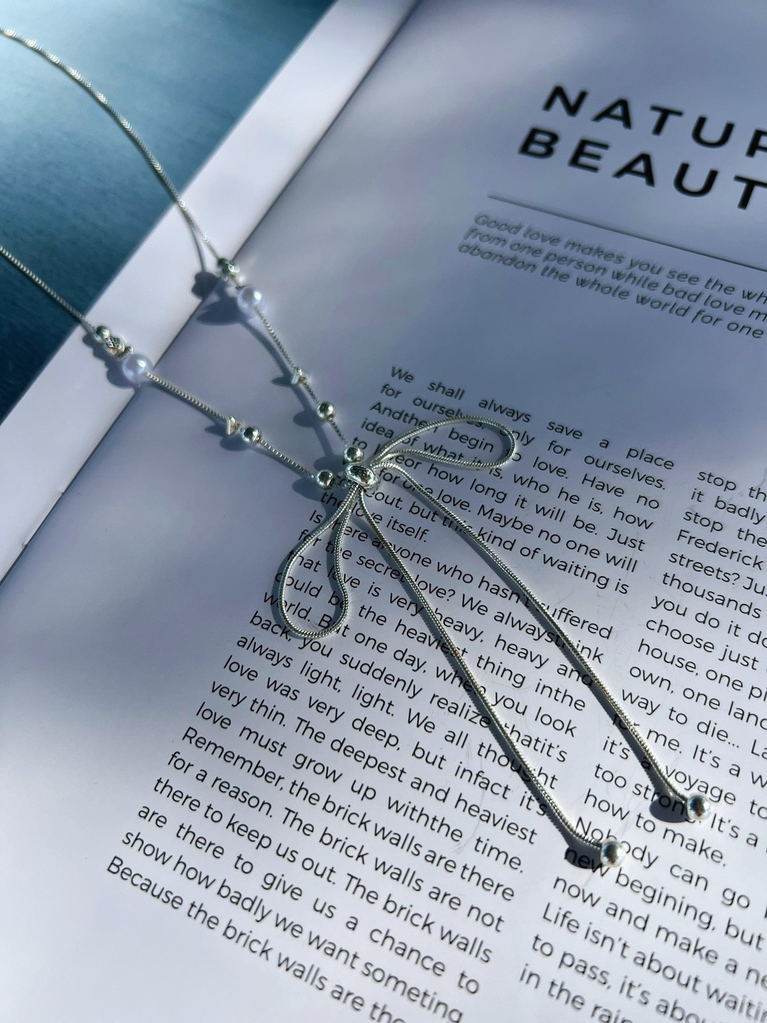 パールリボン結びチョーカー