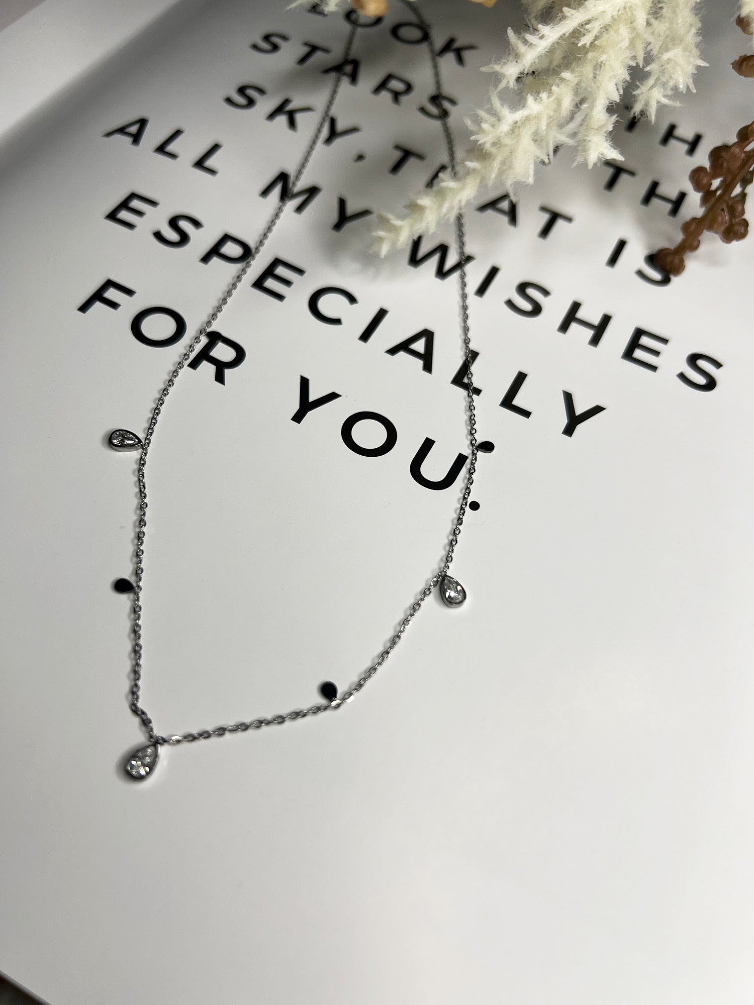 ティアドロップキュービックジルコニアネックレス