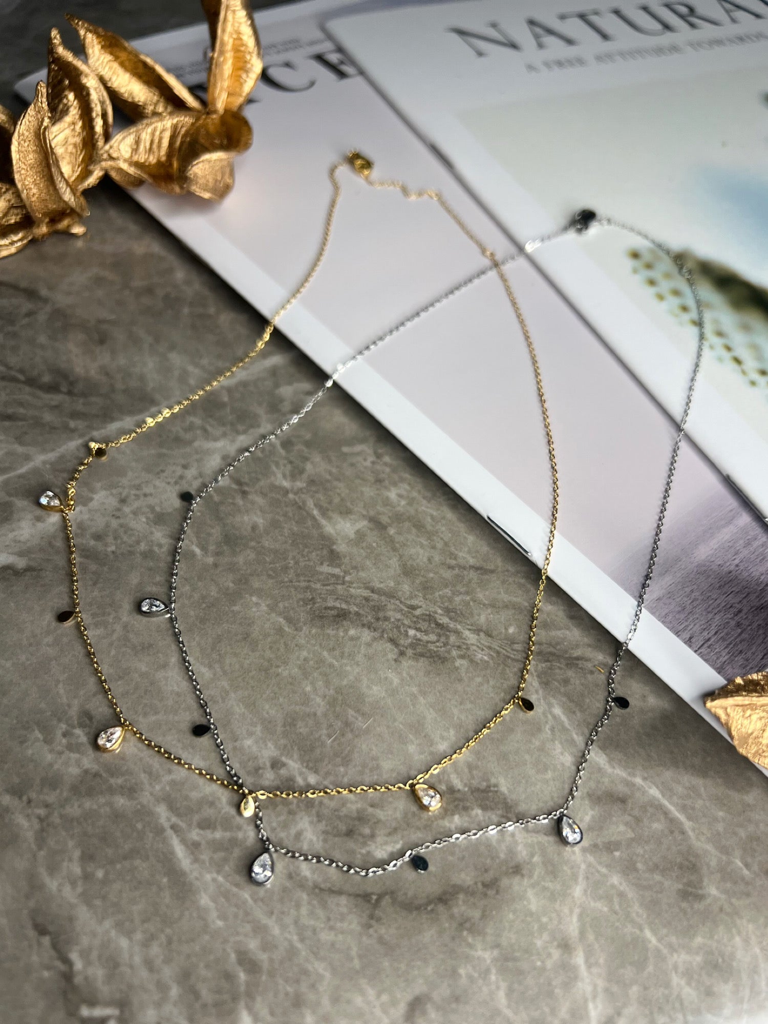 ティアドロップキュービックジルコニアネックレス