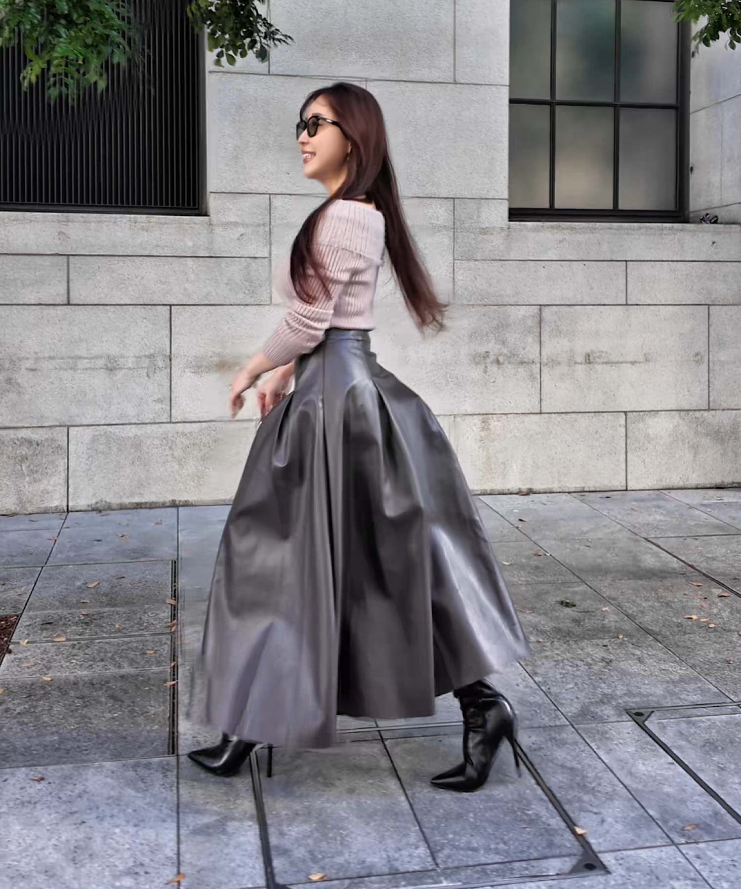 ヘップバーンレザーロングフレアスカート | THEODORIC.dy公式通販