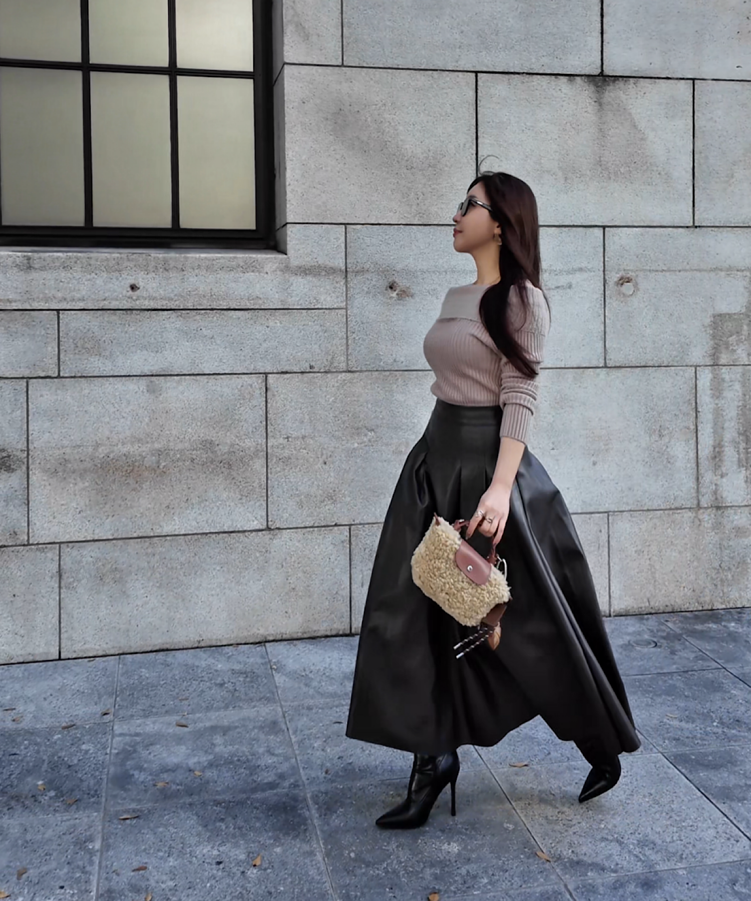 ヘップバーンレザーロングフレアスカート | THEODORIC.dy公式通販