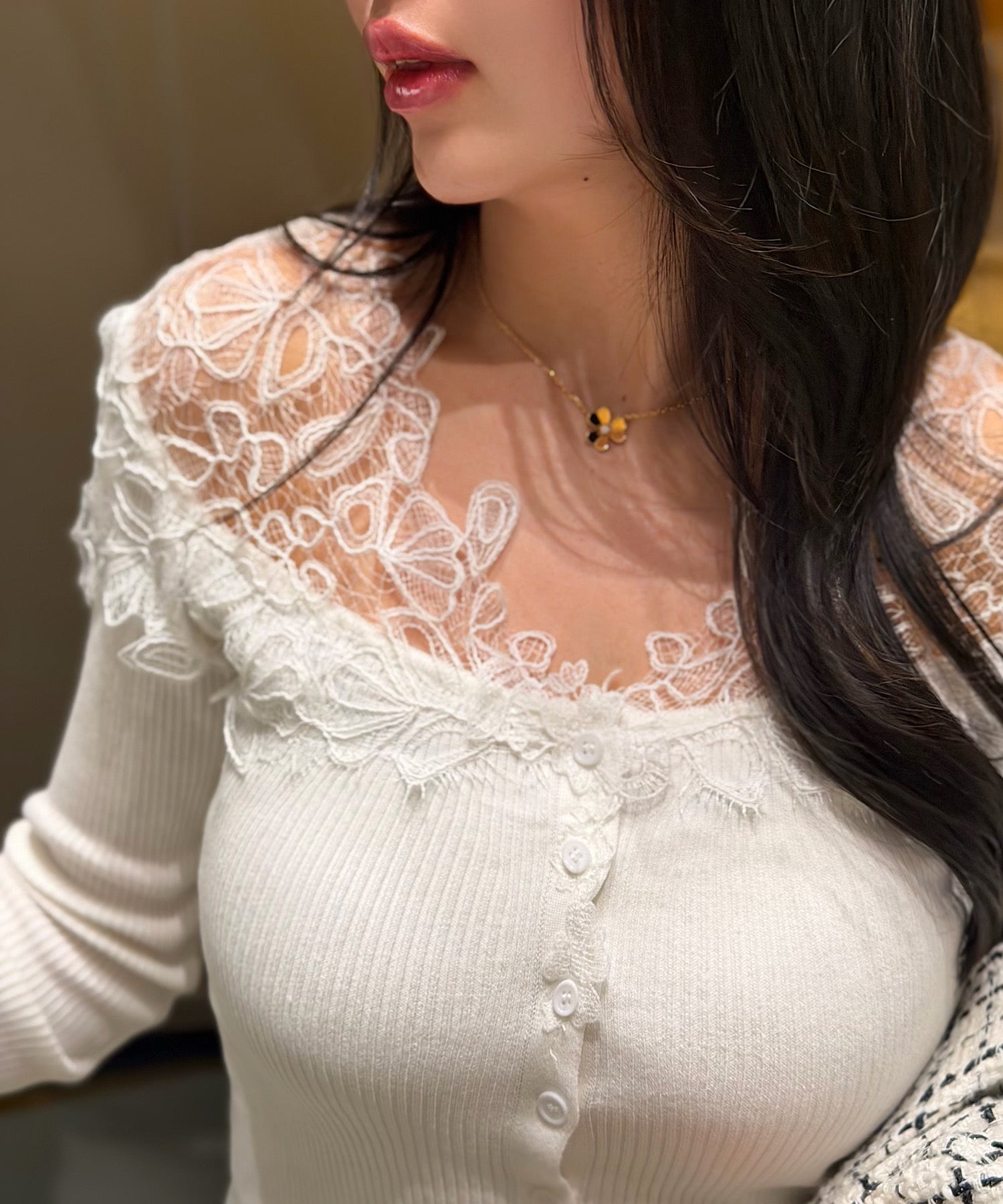 【一部カラー ご予約商品】レースデコルテ Vカーディガン