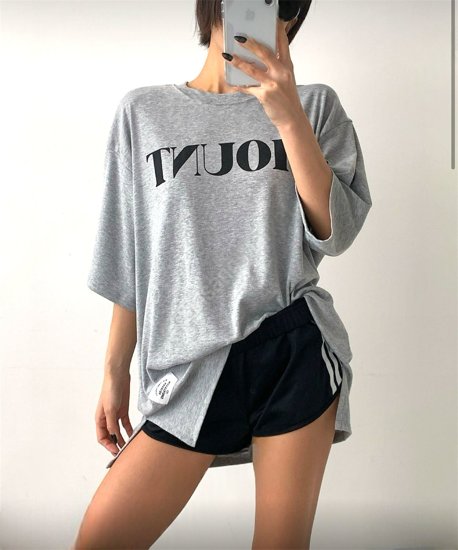 MOUNTロゴオーバーTee（ラフに着こなす大人の余裕）
