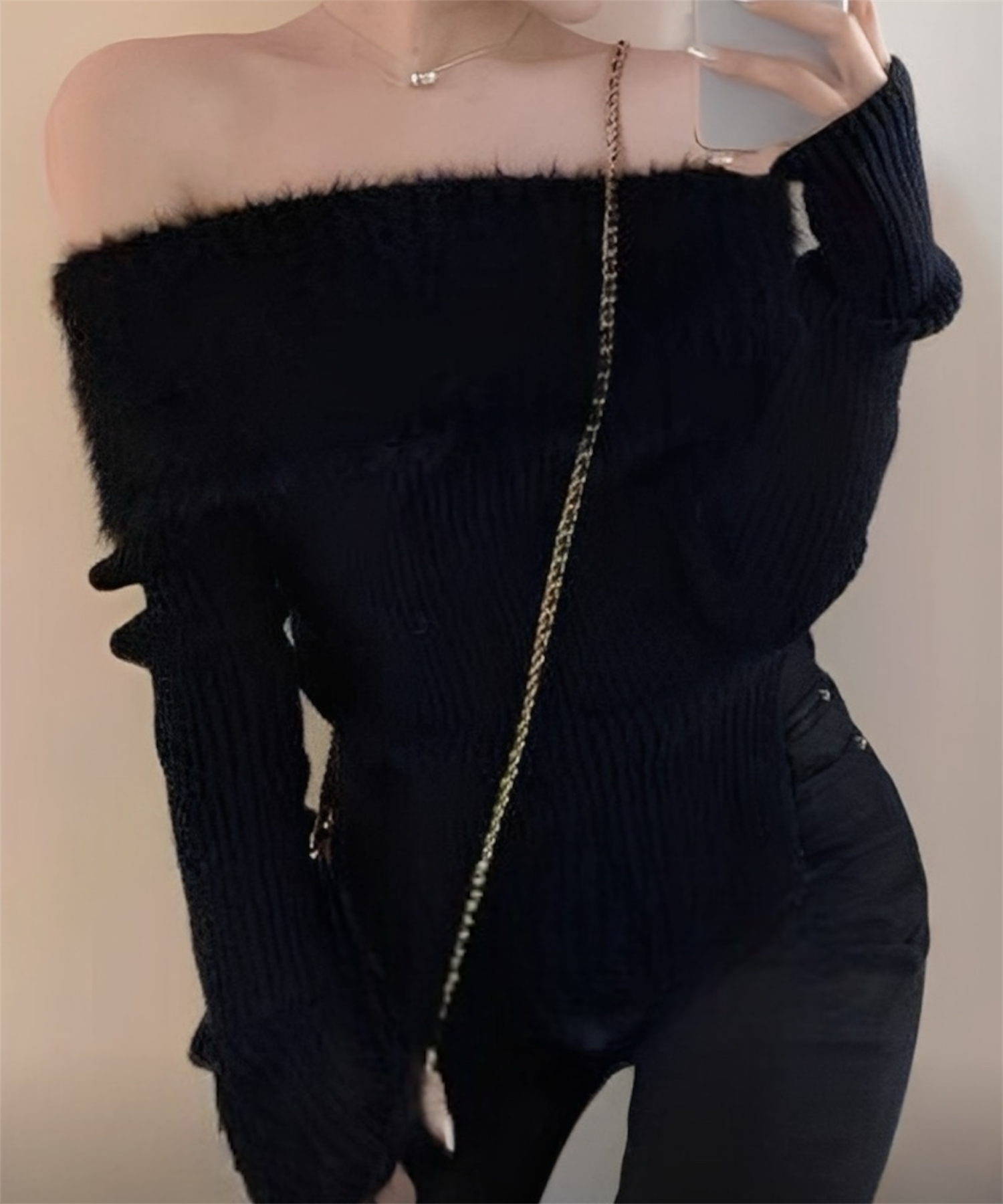 ワイドファーオフショルダートップス / Wide Fur Off-Shoulder Tops